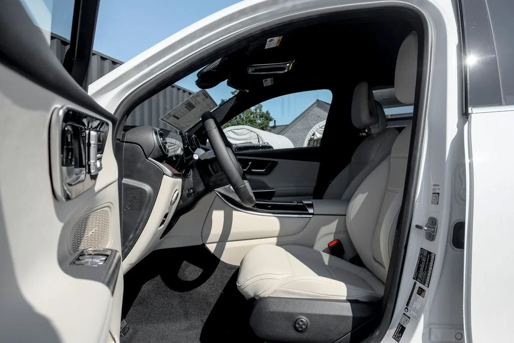 New 2027 Polar White Mercedes-Benz GLC 300 image 11