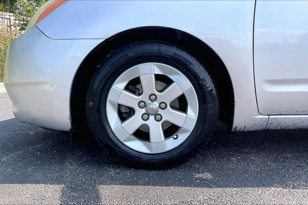 Used 2008 Silver Toyota Base image 8