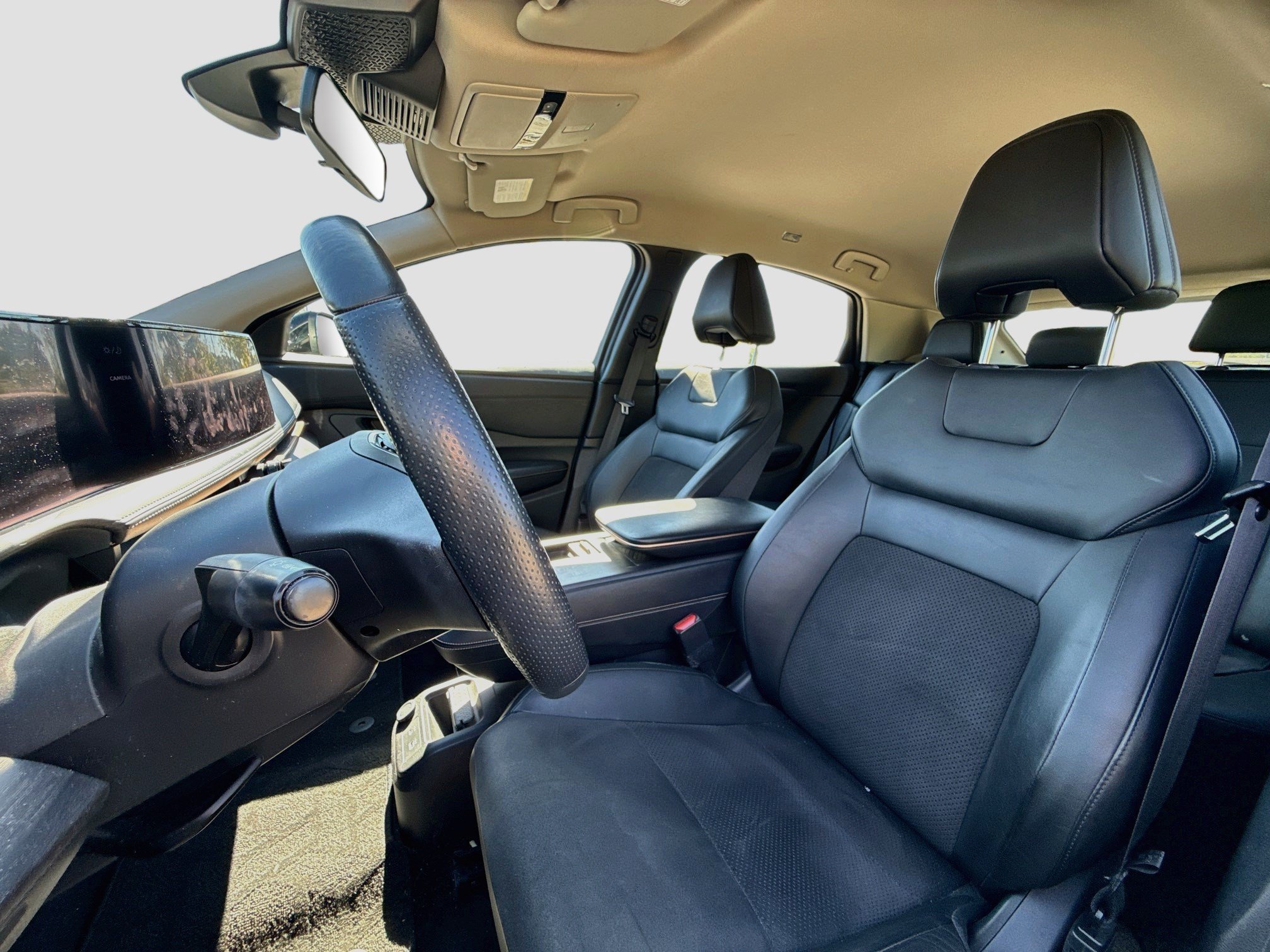 Used 2023 Gun Metallic Nissan ENGAGE image 11