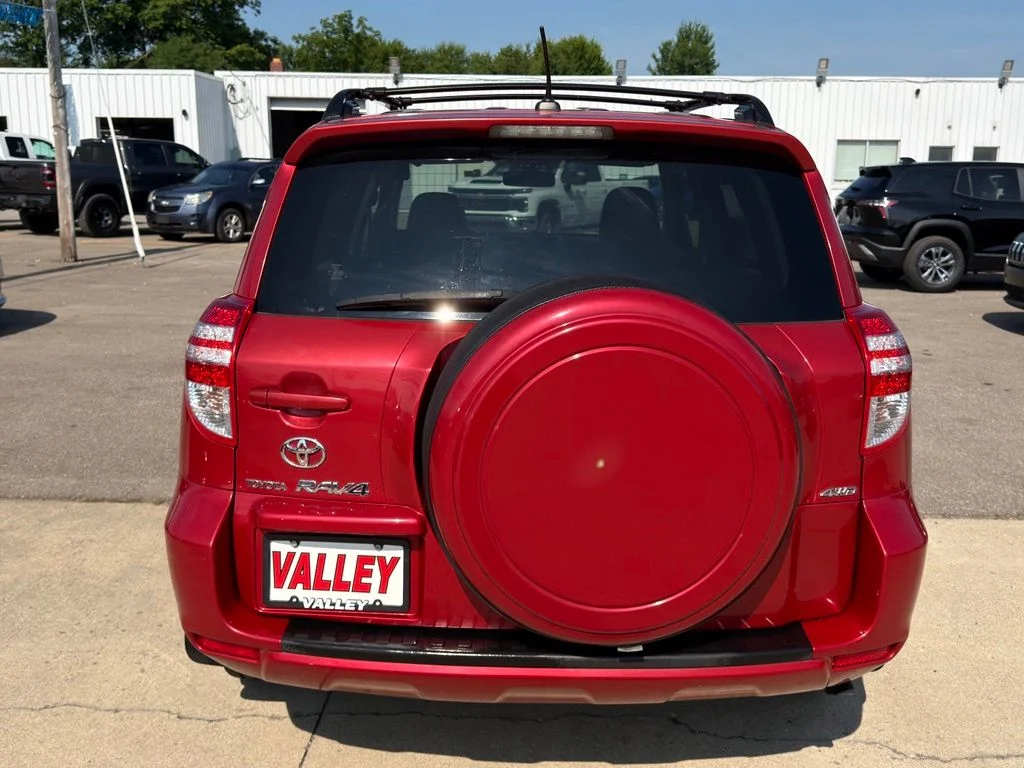 Used 2010 Red Toyota Base image 10
