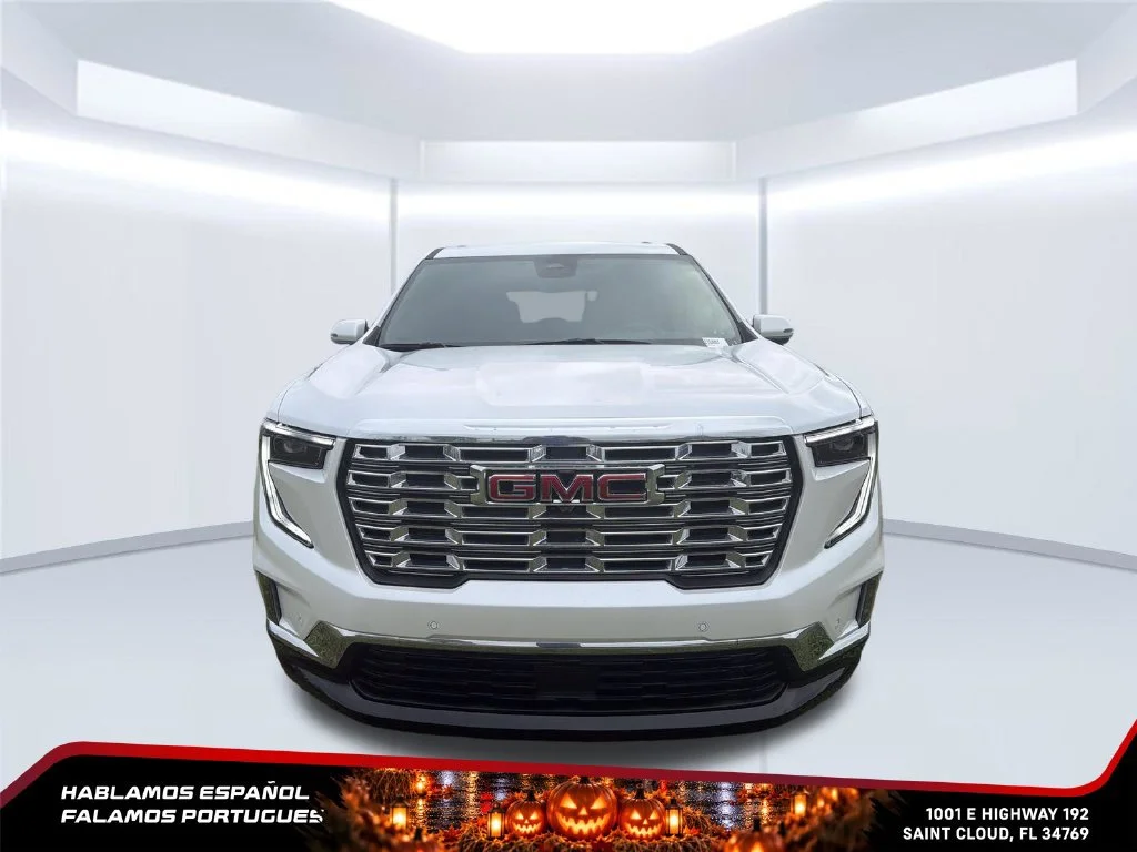 Used 2024 White Frost Tricoat GMC Denali image 8
