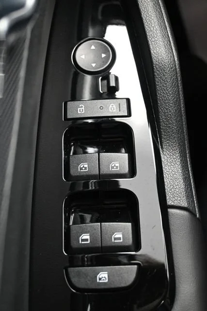 Used 2025 Gravity Gray Kia SX image 12