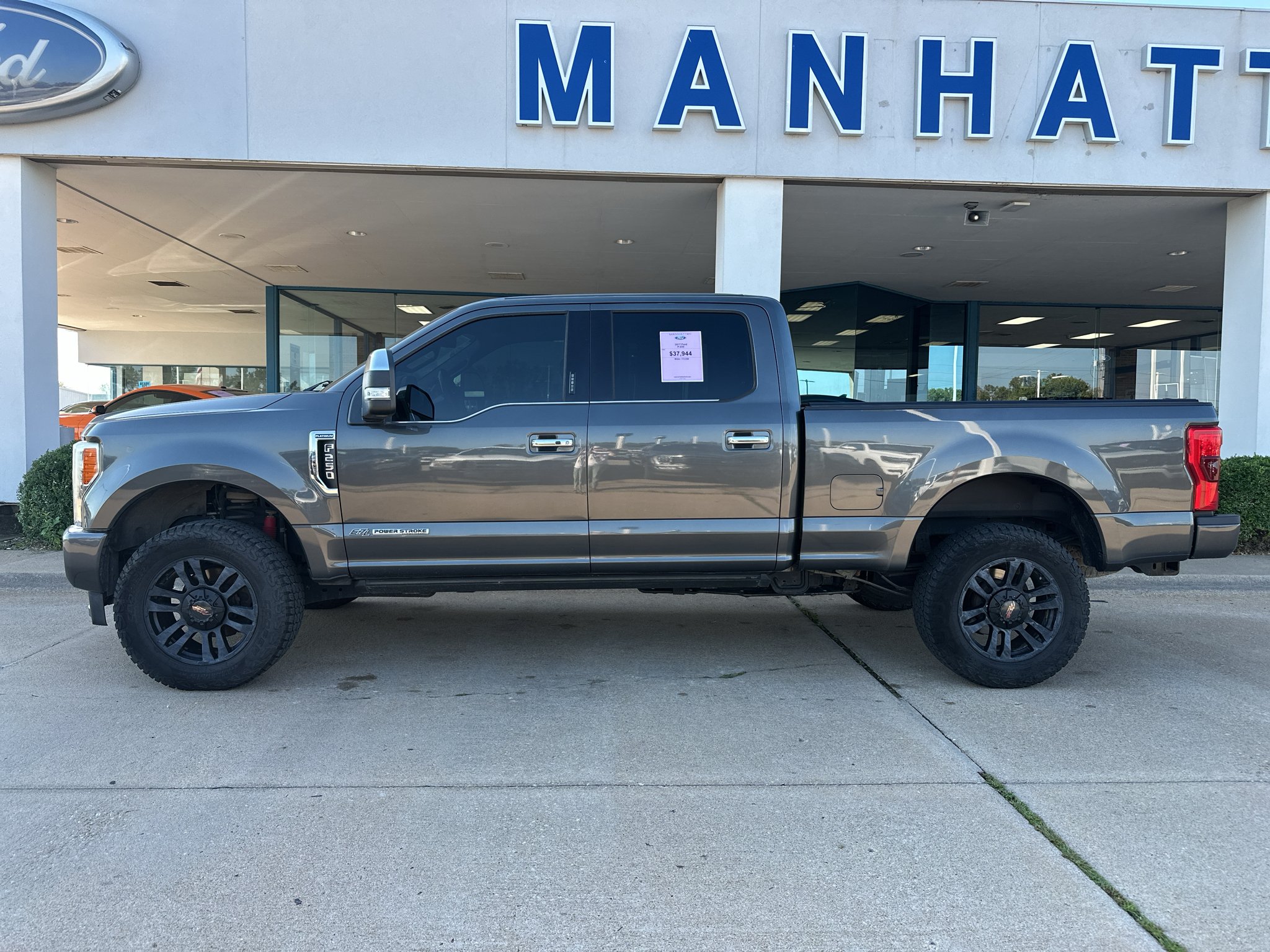Used 2017 Magnetic Metallic Ford Platinum image 13
