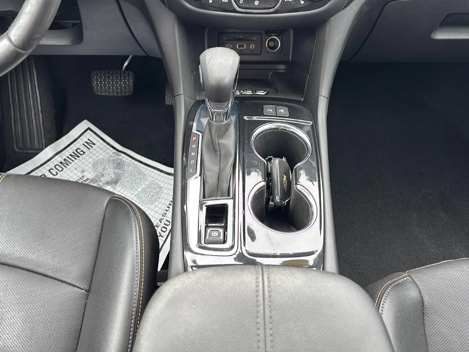 Used 2022 Summit White Chevrolet Premier image 25
