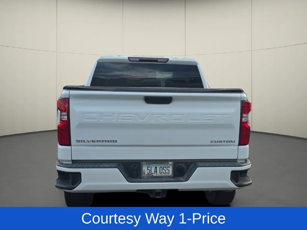 Used 2024 White Chevrolet Custom image 8