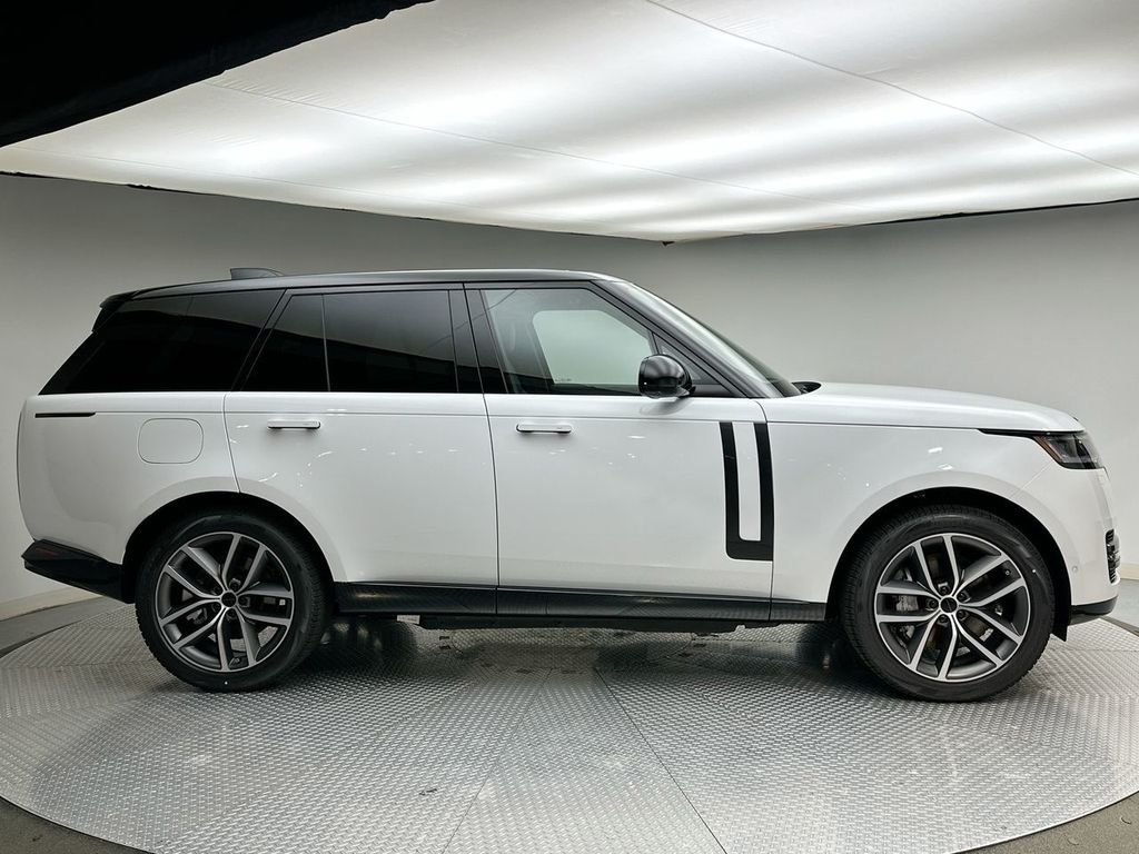 New 2026 Fuji White Land Rover SE image 12