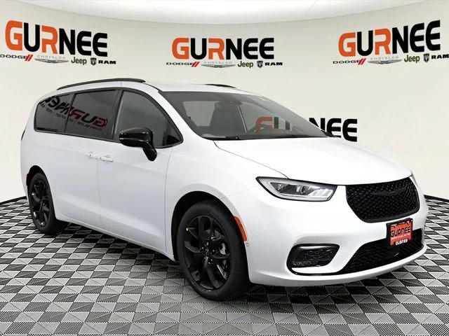 New 2026 Bright White Clear-Coat Exterior Paint Chrysler Select image 2