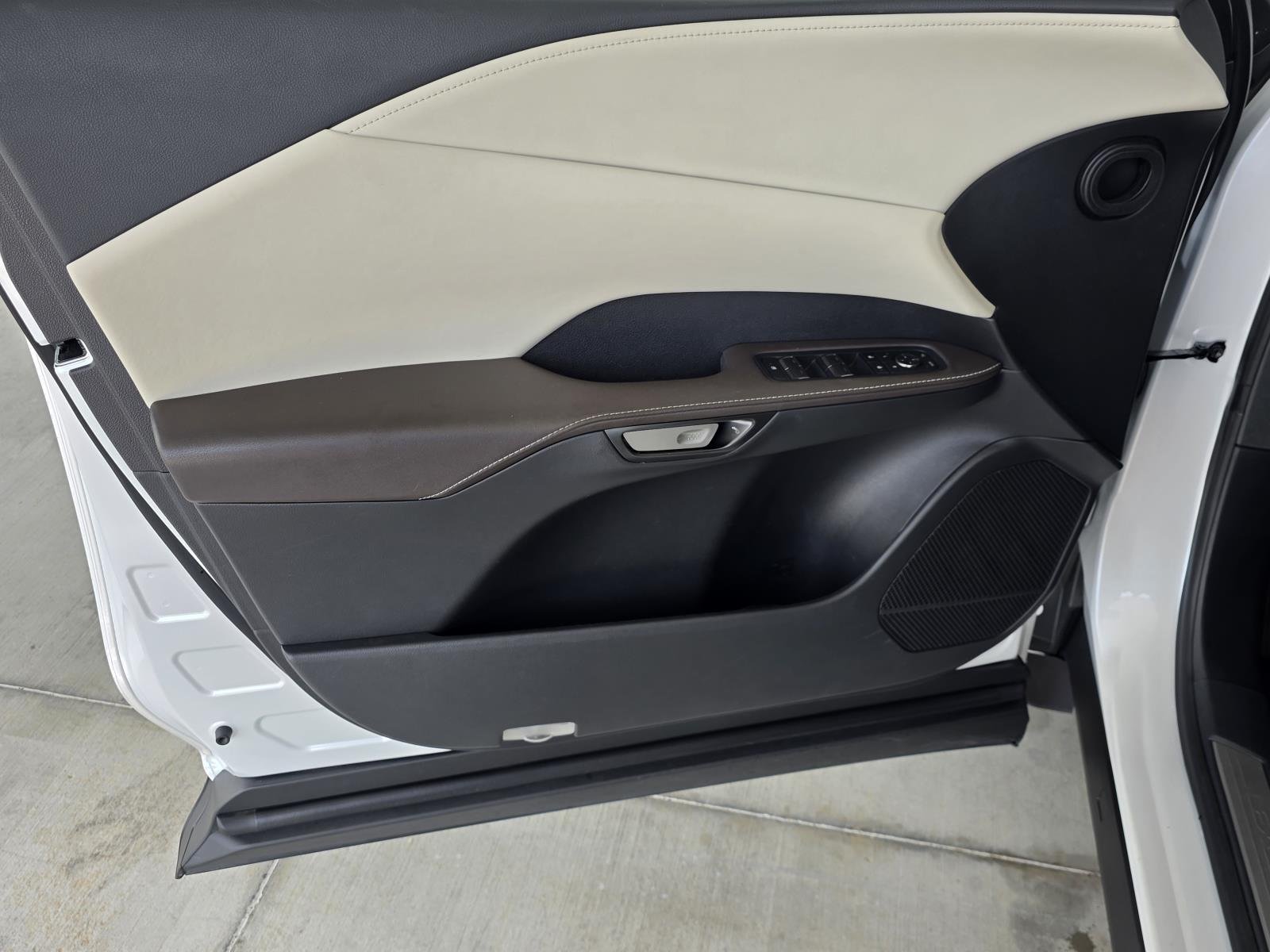 Used 2023 White Pearl Lexus 350 image 31