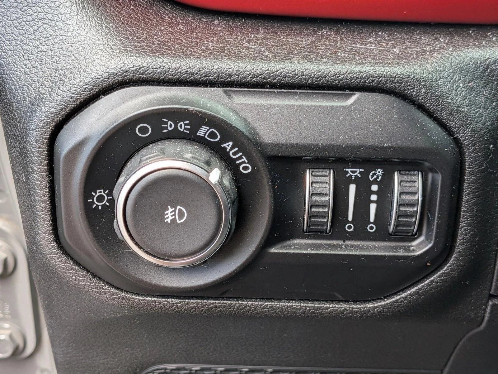 Used 2020 Sting-Gray Clearcoat Jeep Rubicon image 17