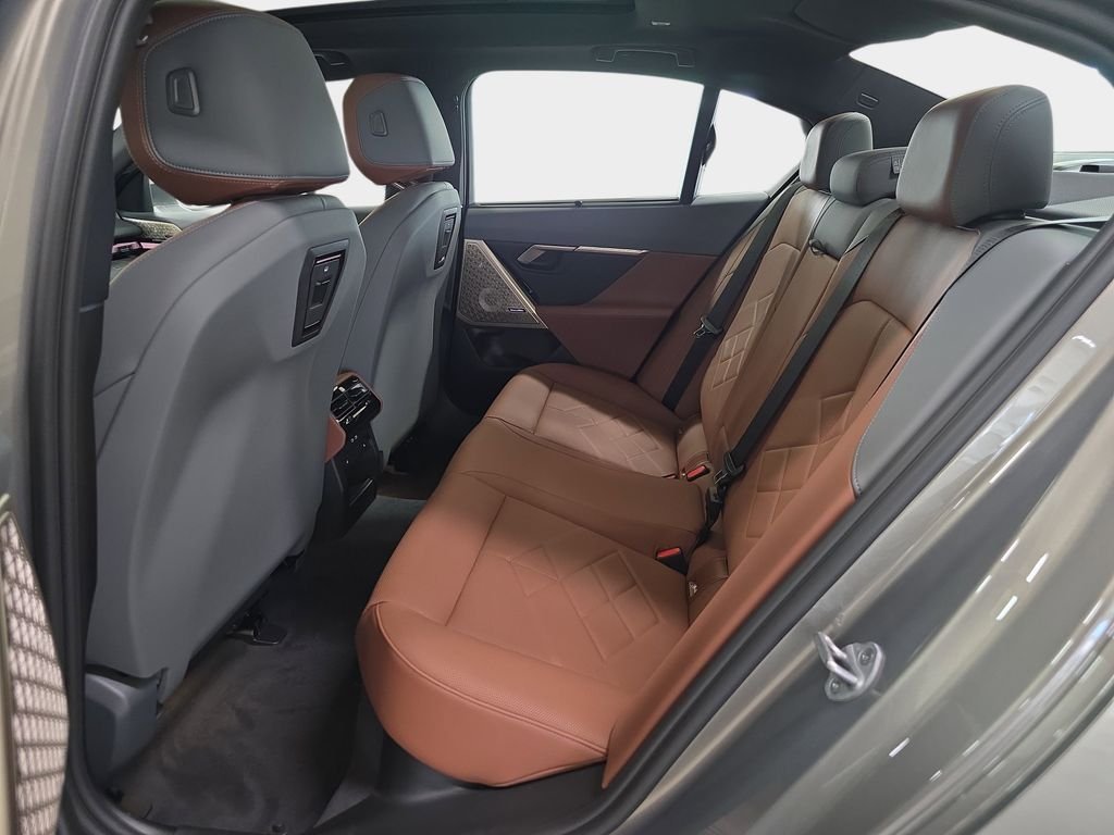 New 2027 Oxide Grey Metallic BMW 530i image 9