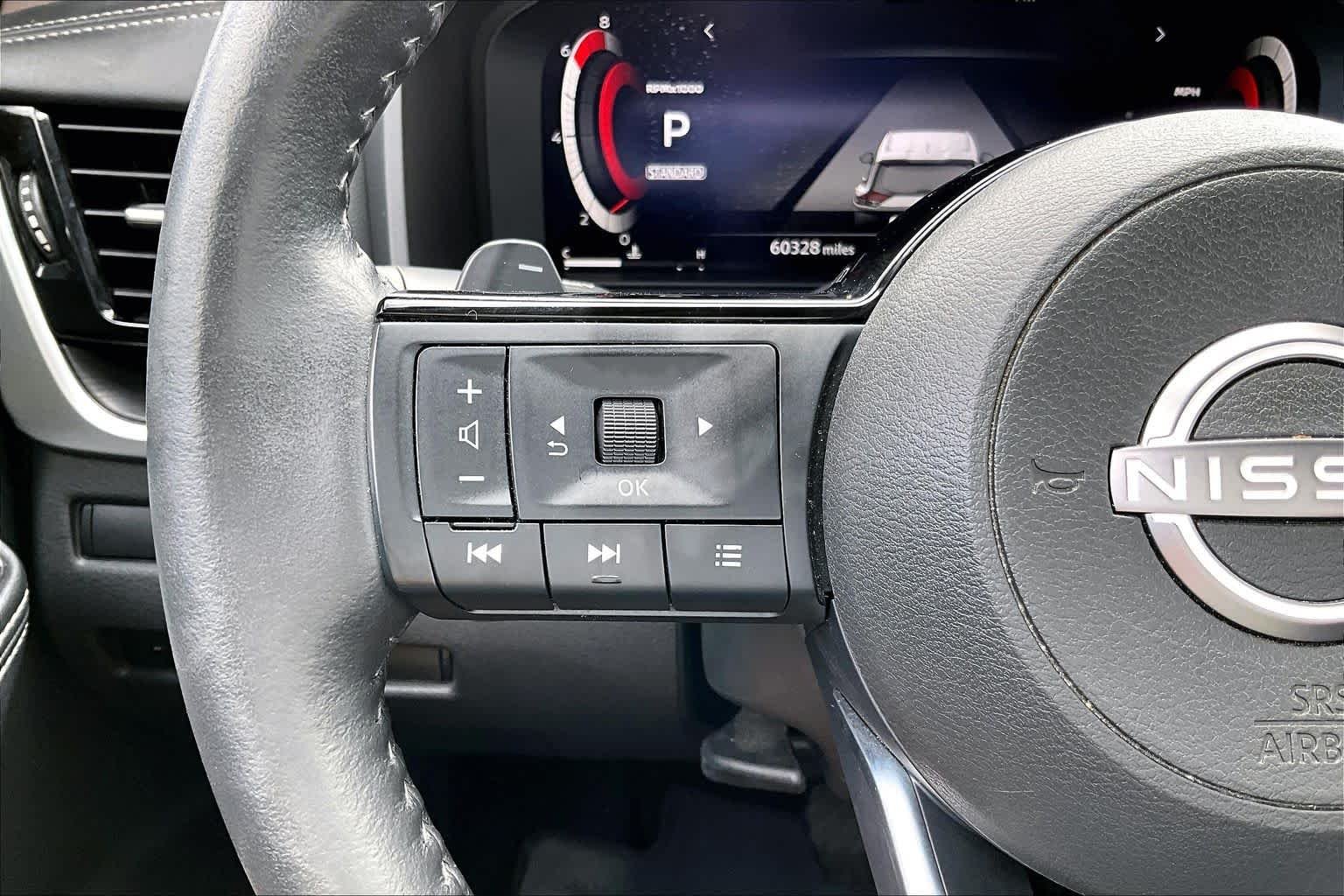 Used 2023 Pearl White Tricoat/Super Black Nissan Platinum image 24