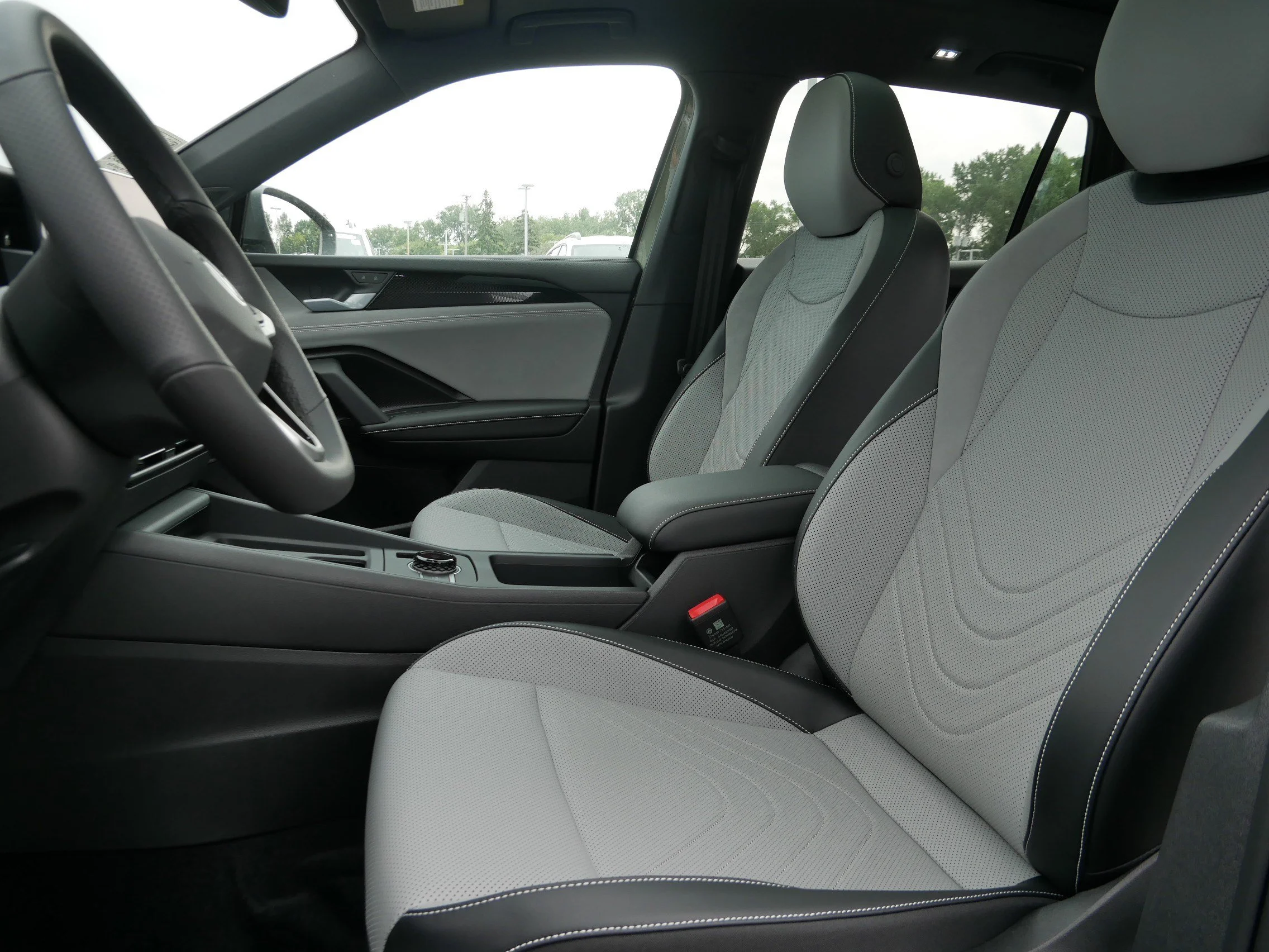 New 2026 Avocado Green w/Deep Black Roof Volkswagen SE R-Line Black image 4