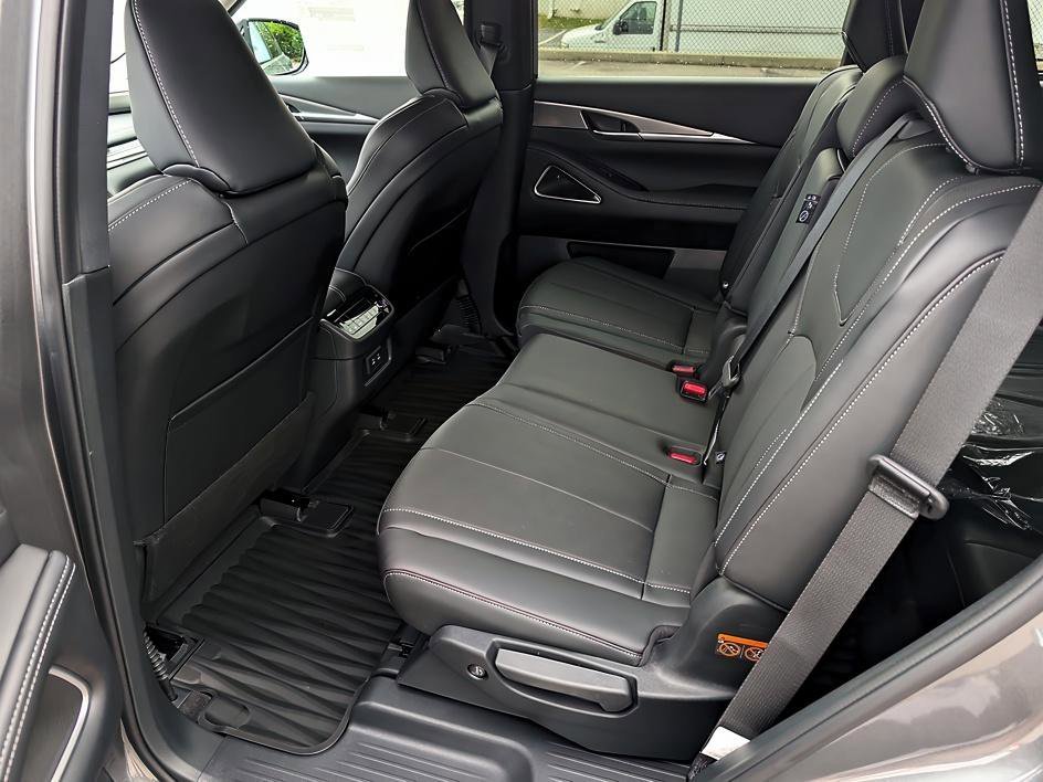New 2027 GRAPHITE SHADOW INFINITI LUXE image 12
