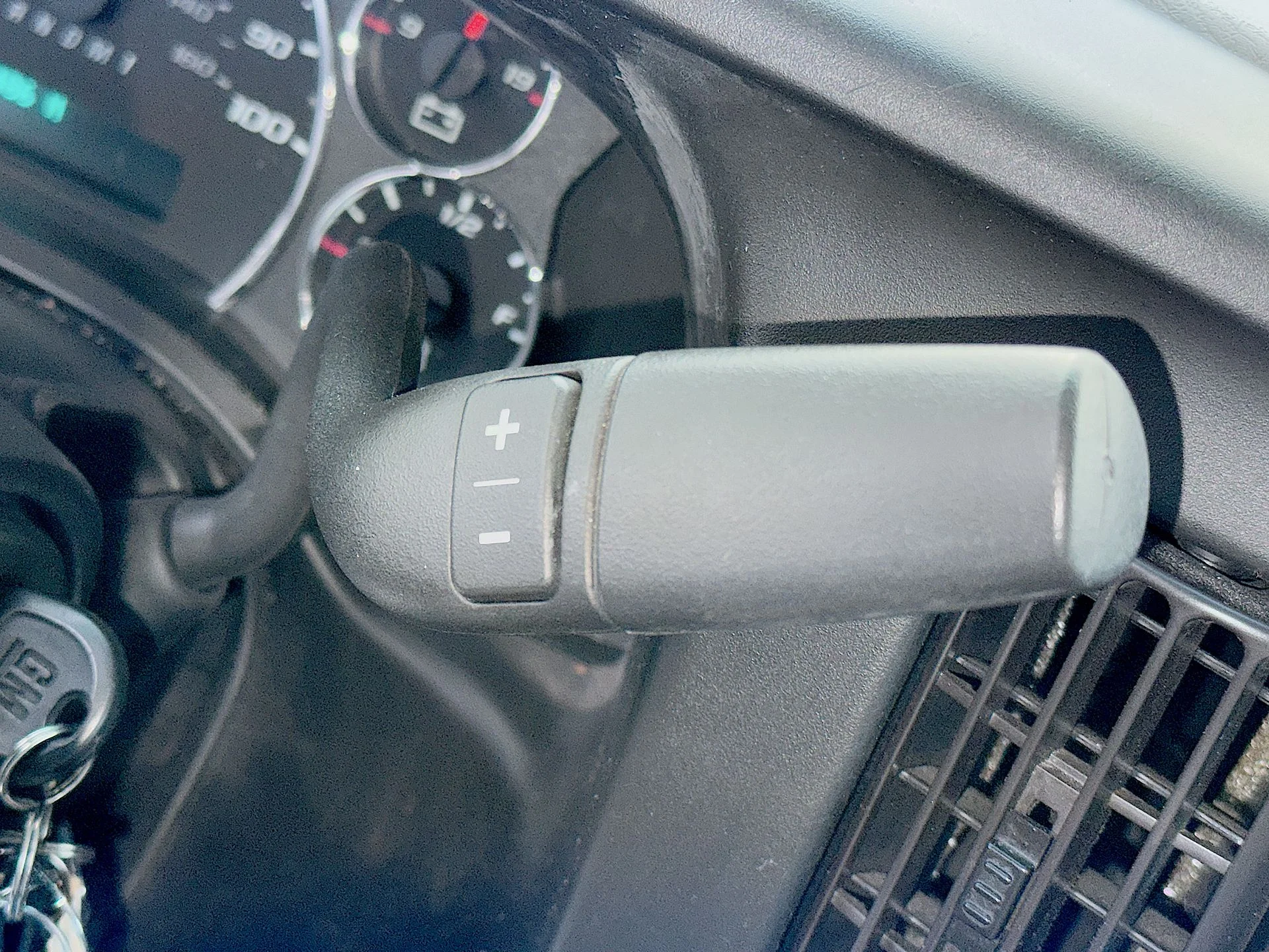 Used 2020 Summit White GMC Work Van image 15