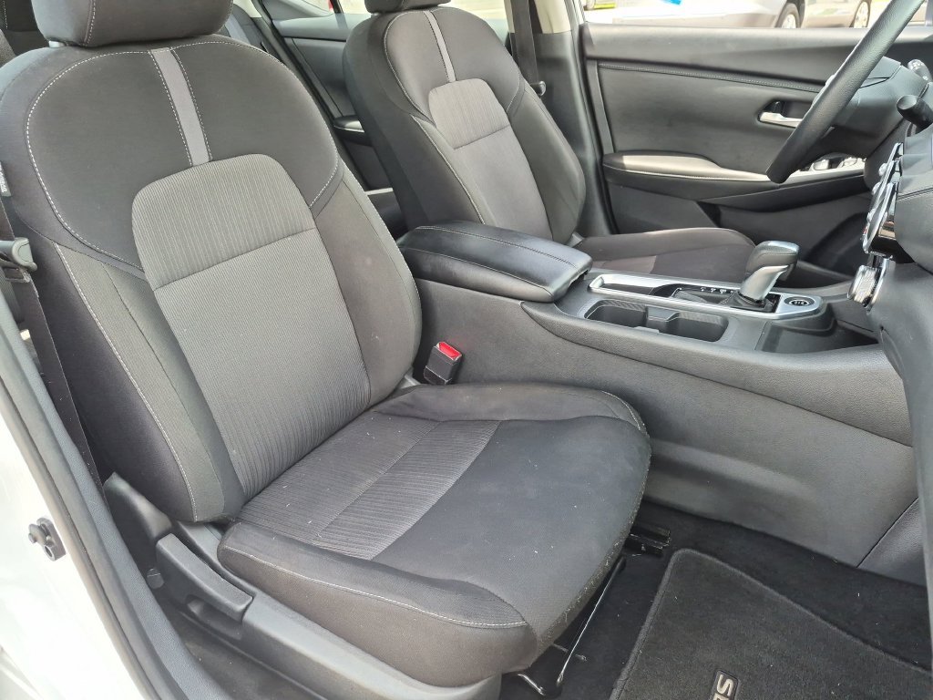 Used 2025 White Nissan SV image 31