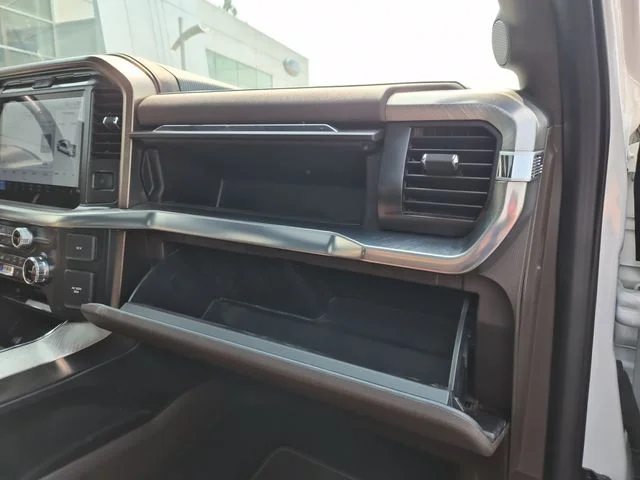 Used 2025 White Ford King Ranch image 28