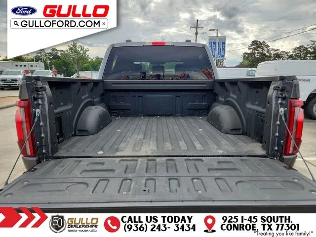 Used 2025 Gray Metallic Ford Lariat image 10
