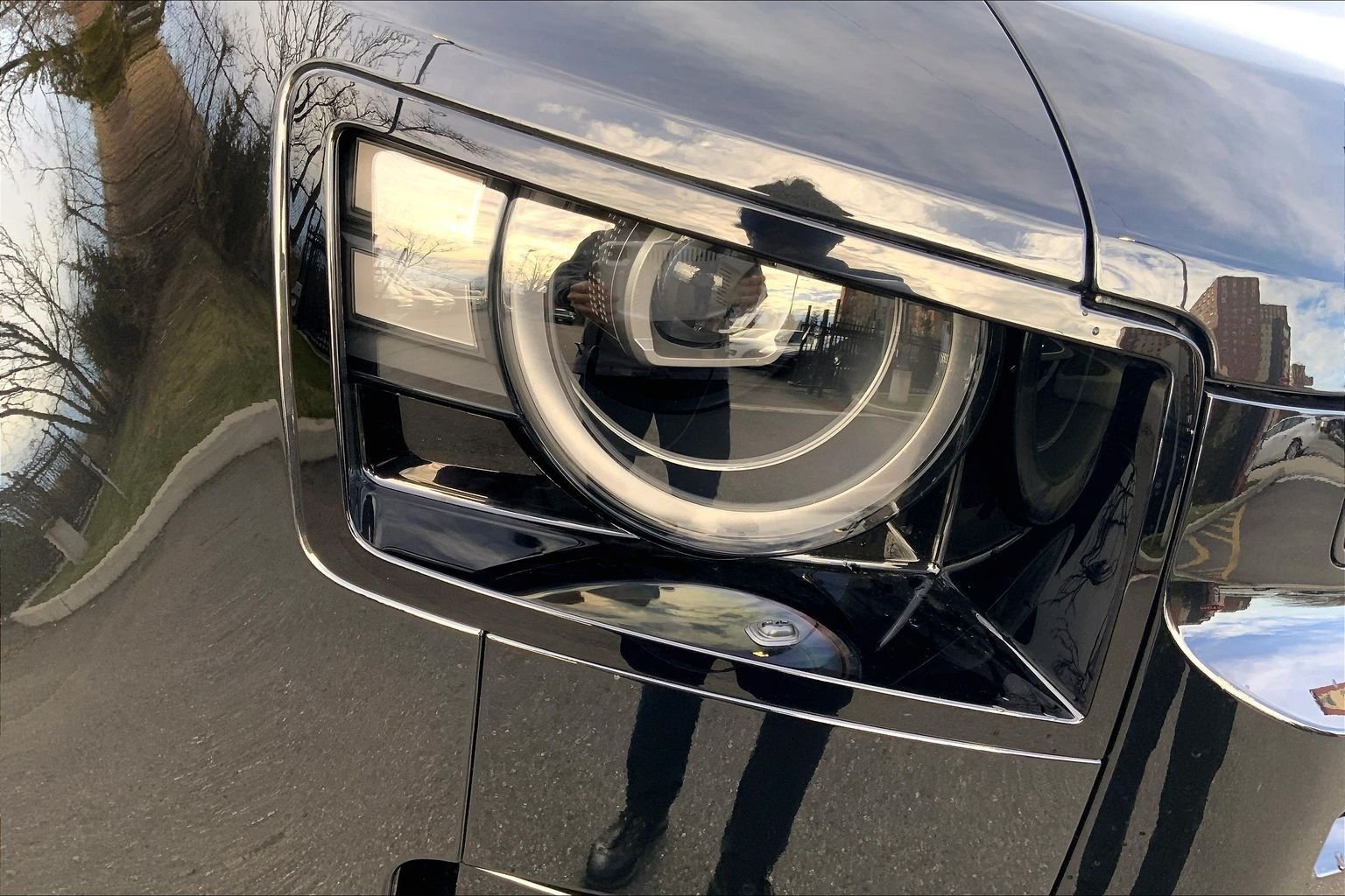 New 2026 Santorini Black Land Rover V8 image 13