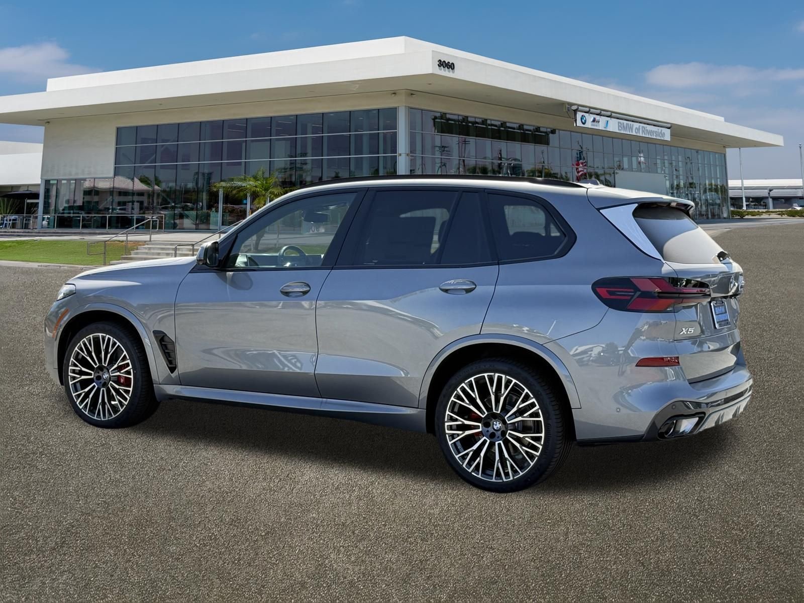 New 2026 Skyscraper Grey Metallic BMW sDrive40i image 8