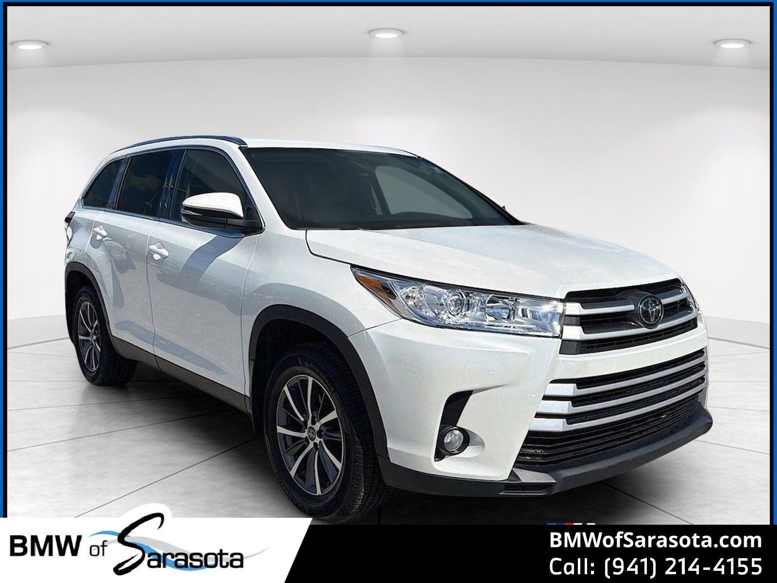 White 2019 Toyota Highlander XLE AWD SUV / Crossover All-Wheel Drive