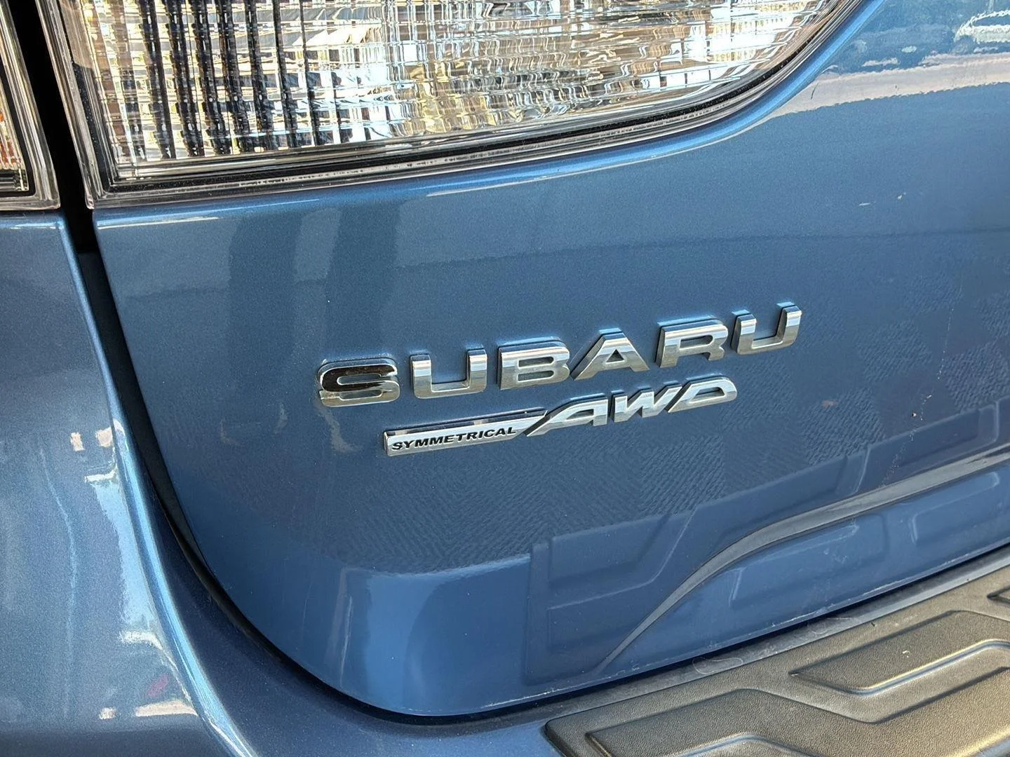 Used 2019 Horizon Blue Pearl Subaru Limited image 8