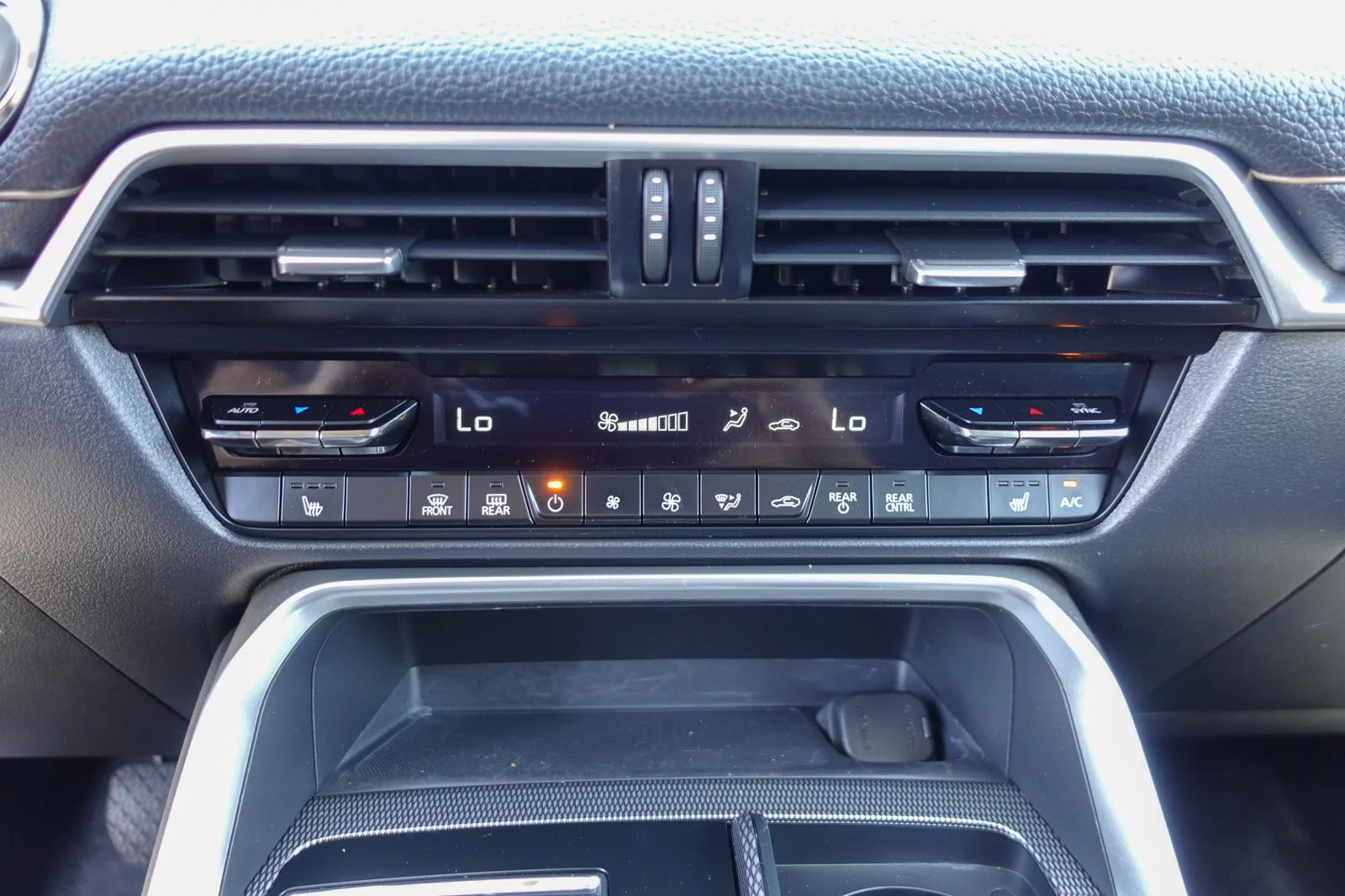 2024 Mazda CX-90 Preferred Package - Photo 23