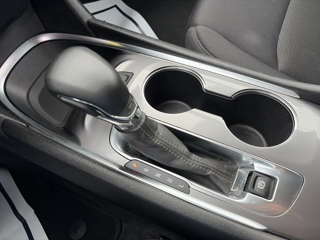 Used 2024 White Chevrolet LT image 25