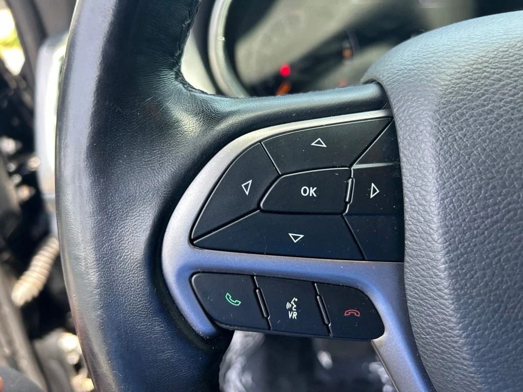 Used 2021 Black Jeep Laredo E image 44