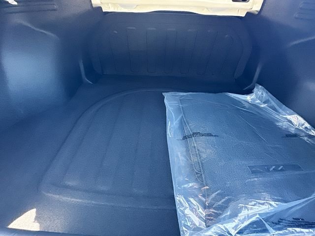 New 2026 Snow White Pearl Kia LX image 25