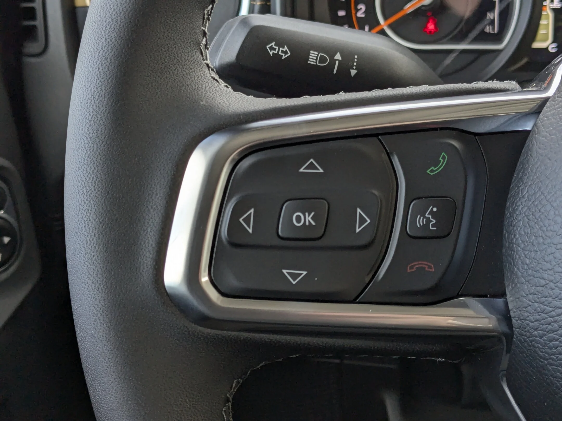 New 2026 Grey Jeep Sahara - - 4x4 - McKinley Leather - Body-Color Top - Alpine Audio - Remote Start & More! image 16