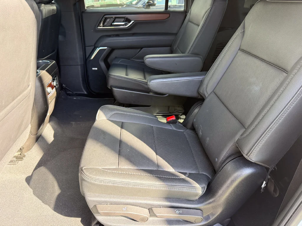 Used 2025 Summit White GMC Denali image 24