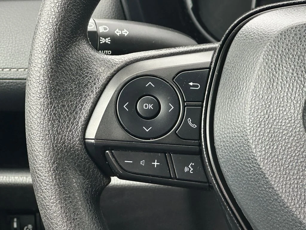 Used 2025 Silver Toyota XLE image 20