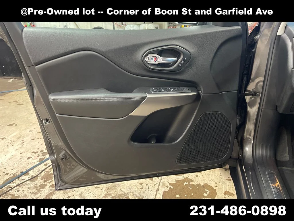 Used 2019 Gray Jeep Limited image 15
