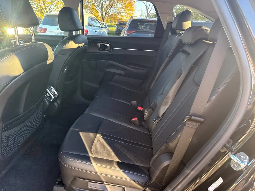 Used 2021 Black Kia S image 14