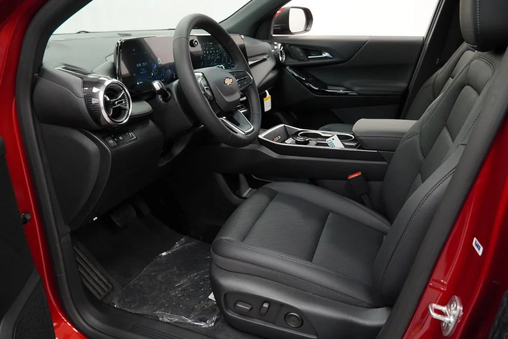 2027 Chevrolet Equinox LT - Photo 11