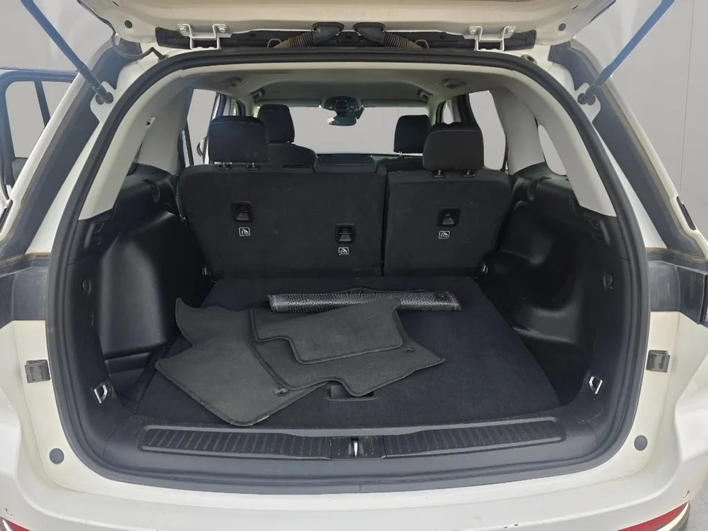 Used 2024 Bright White Clearcoat Jeep Laredo image 12