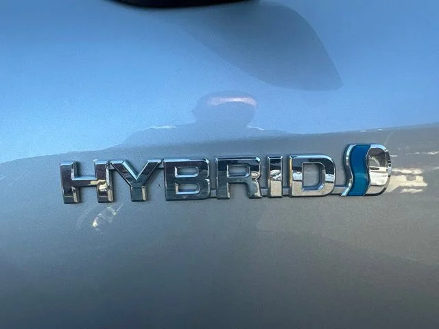 Used 2021 Silver Toyota XLE image 11