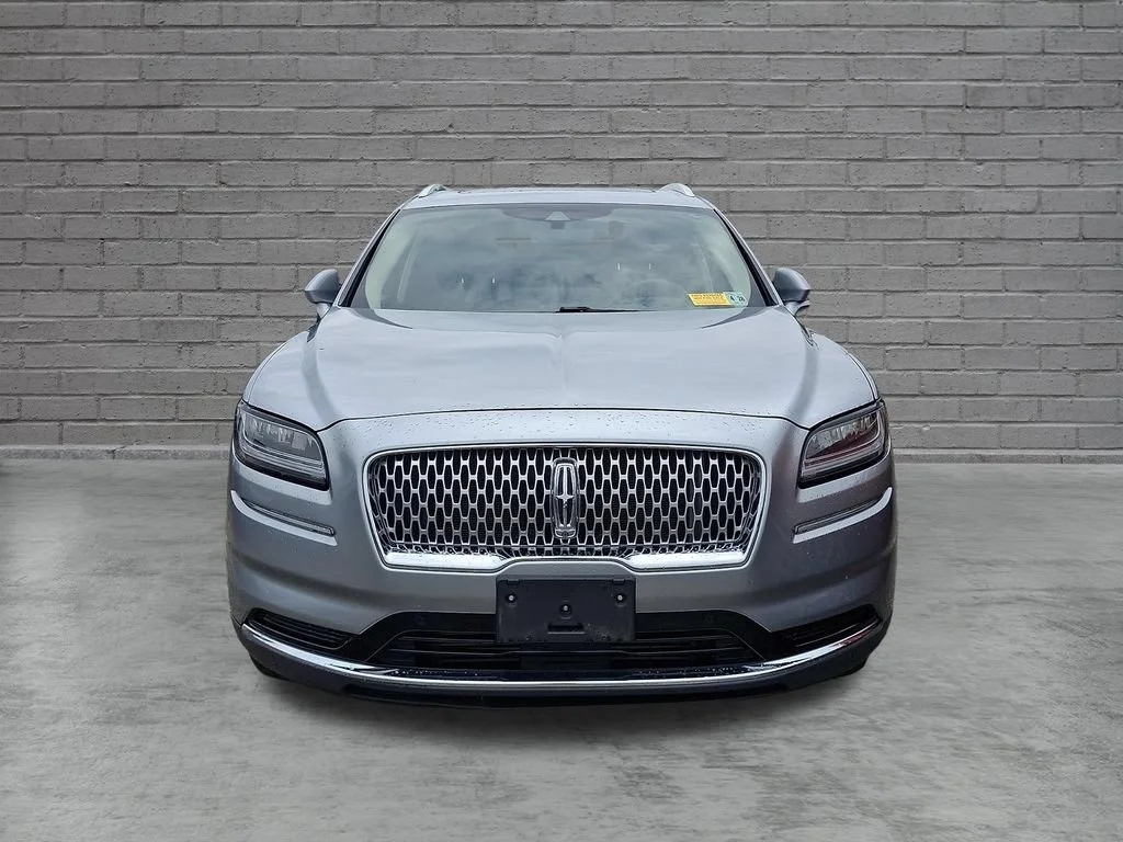 Used 2023 Silver Lincoln Reserve image 2