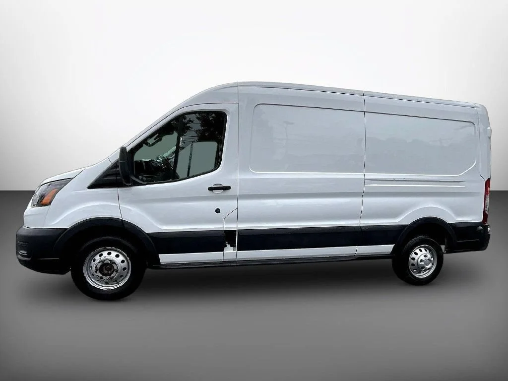 Used 2024 Oxford White Ford Base image 4
