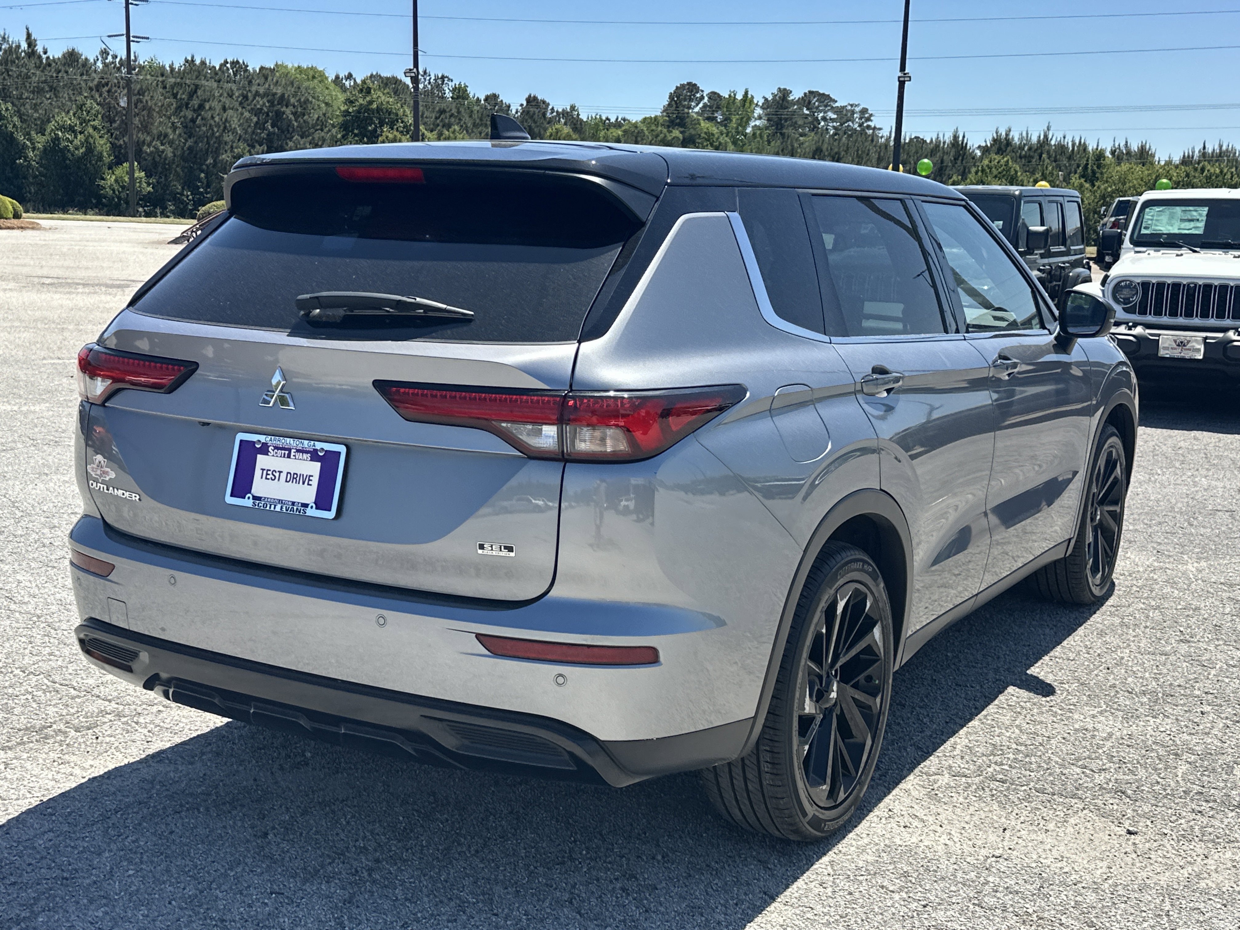Used 2023 Alloy Silver Metallic Mitsubishi SEL image 8