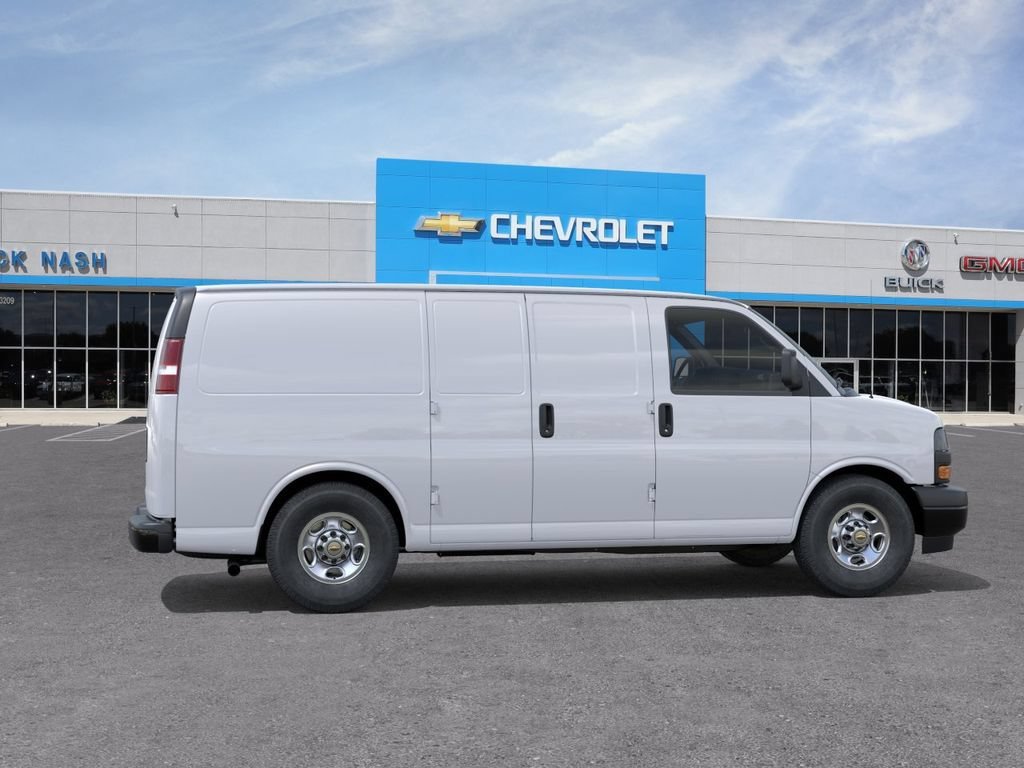 New 2026 Summit White Chevrolet WT image 5