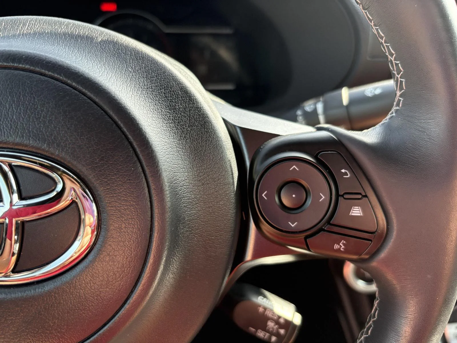 Used 2025 BLACK                     TOYOTA PREMIUM MANUAL image 22