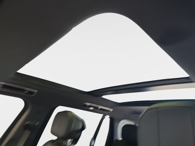 New 2026 Fuji White Land Rover SE LWB image 20