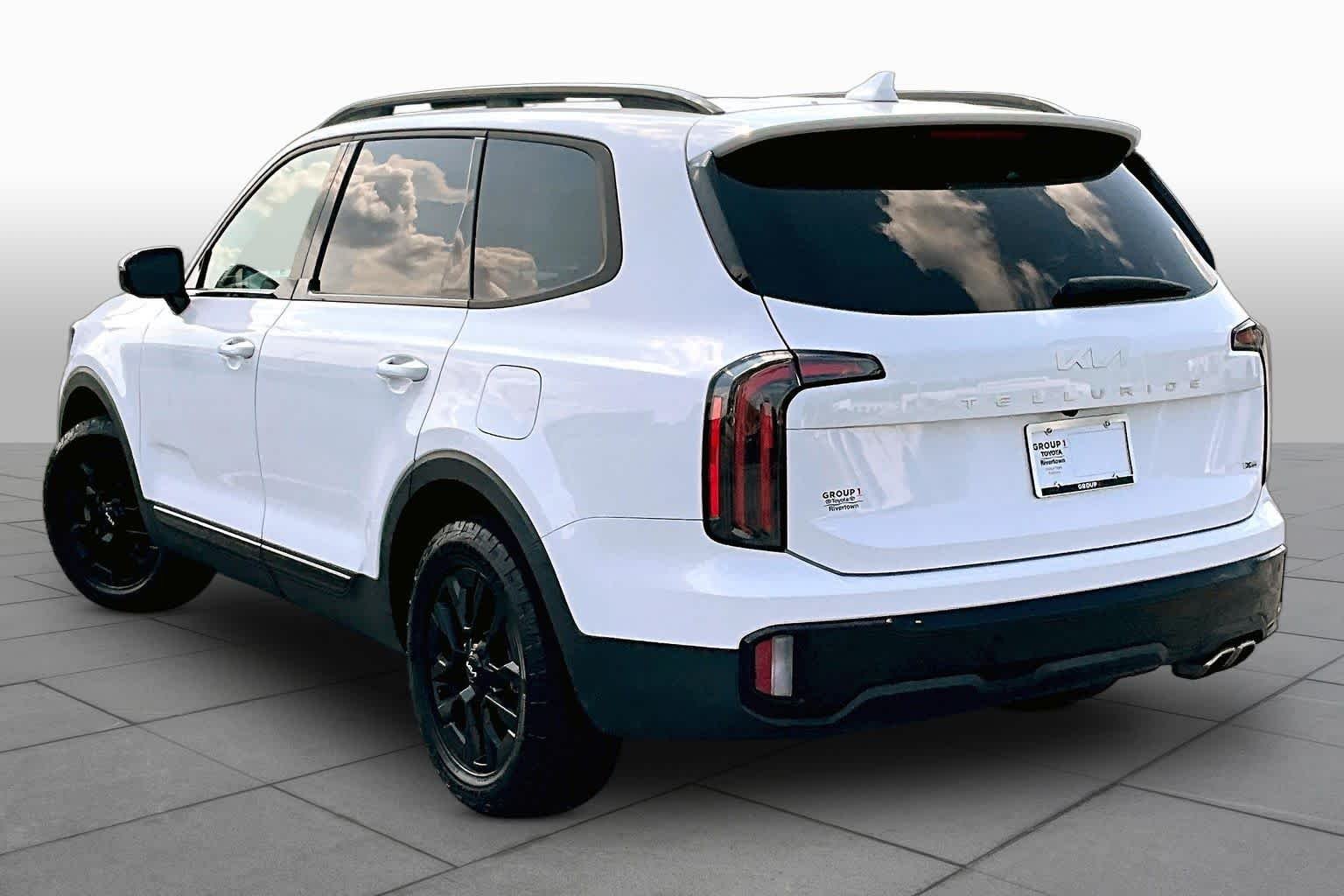 Used 2024 Glacial White Pearl Kia SX Prestige X-Pro image 11