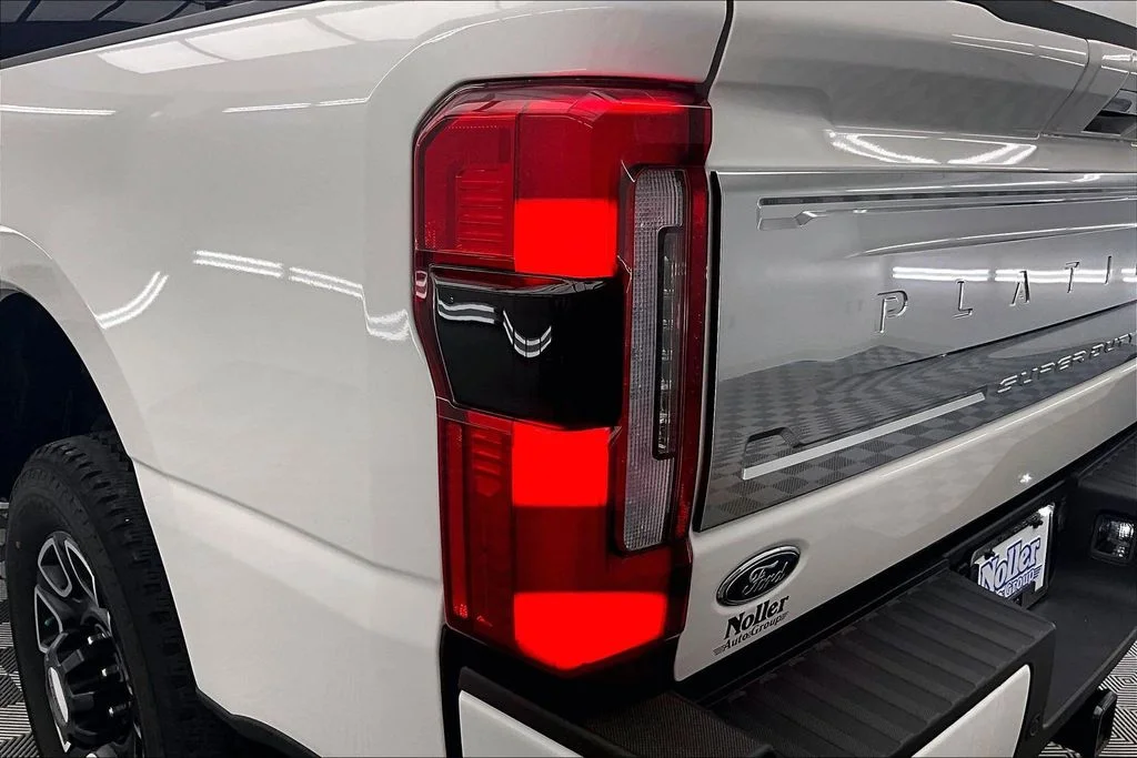 Certified Used 2024 White Metallic Ford Platinum image 31