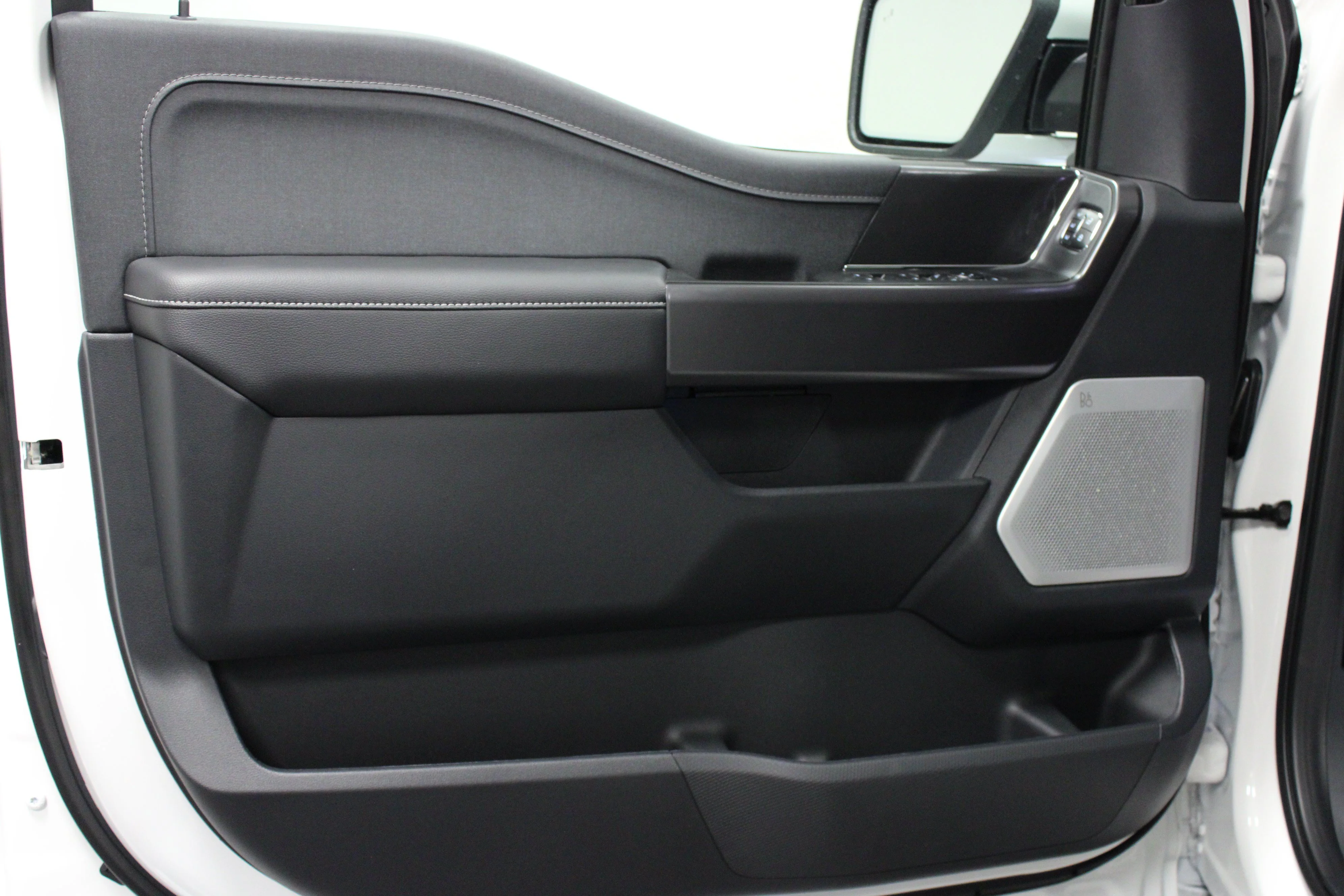 New 2026 Star White Metallic Tri-Coat Ford Lariat® image 11