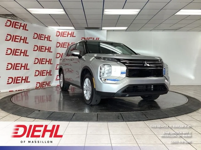 2025 Mitsubishi Outlander ES