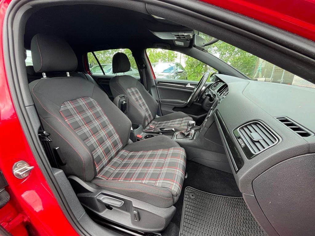 Used 2017 Red Volkswagen Sport image 12