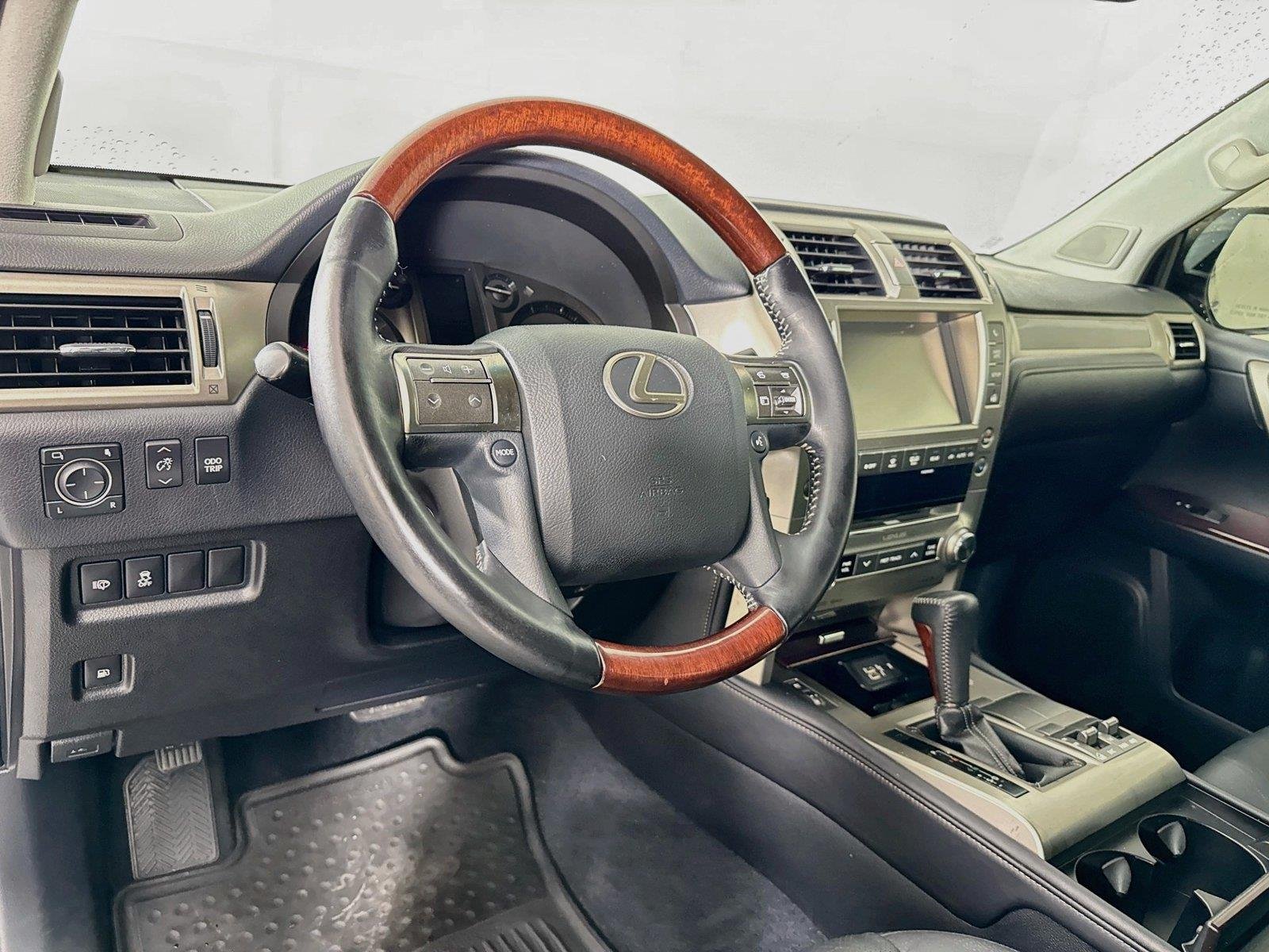 Used 2017 Black Onyx Lexus GX 460 image 4