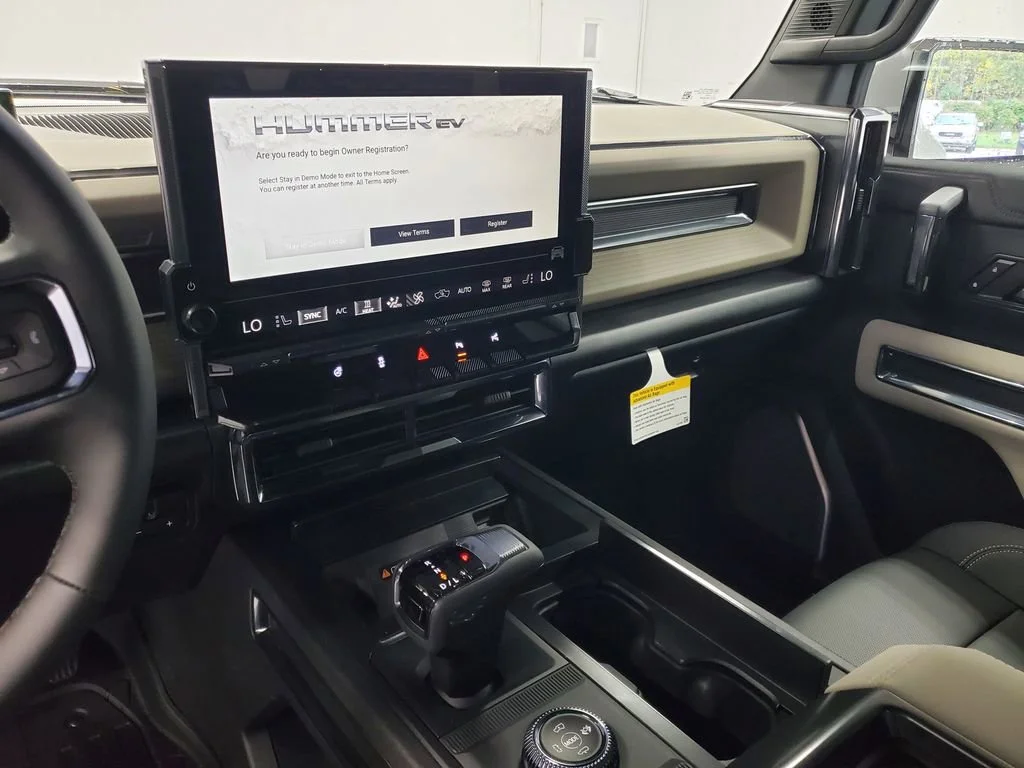2026 GMC HUMMER EV 2X - Photo 17